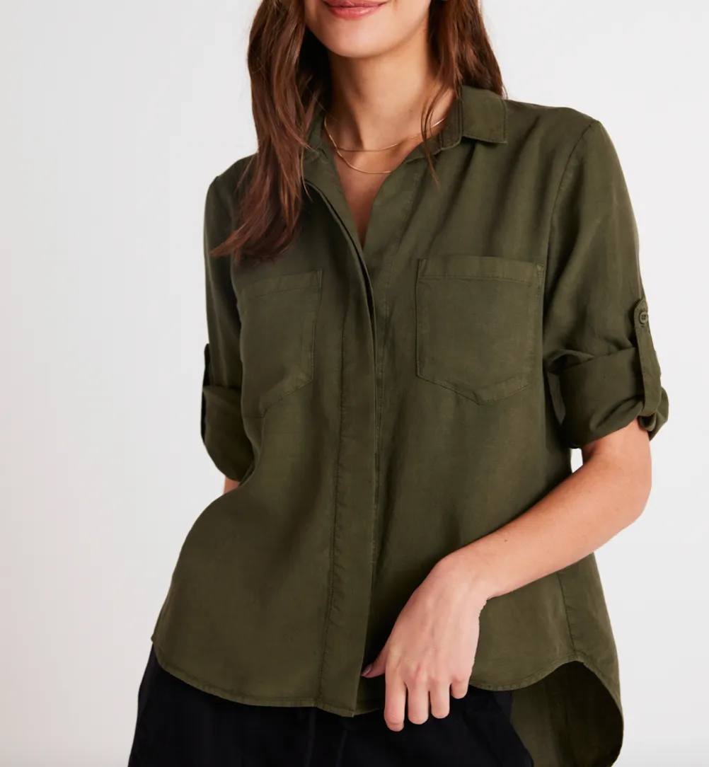 BELLA DAHL SPLIT BACK BUTTON DOWN