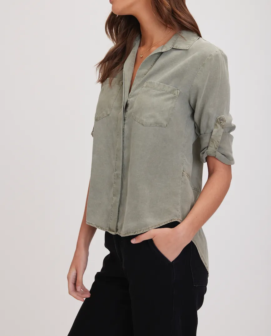 BELLA DAHL SPLIT BACK BUTTON DOWN