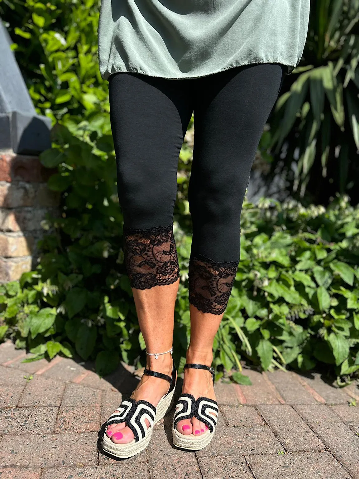 Black Lace 3/4 Leggings