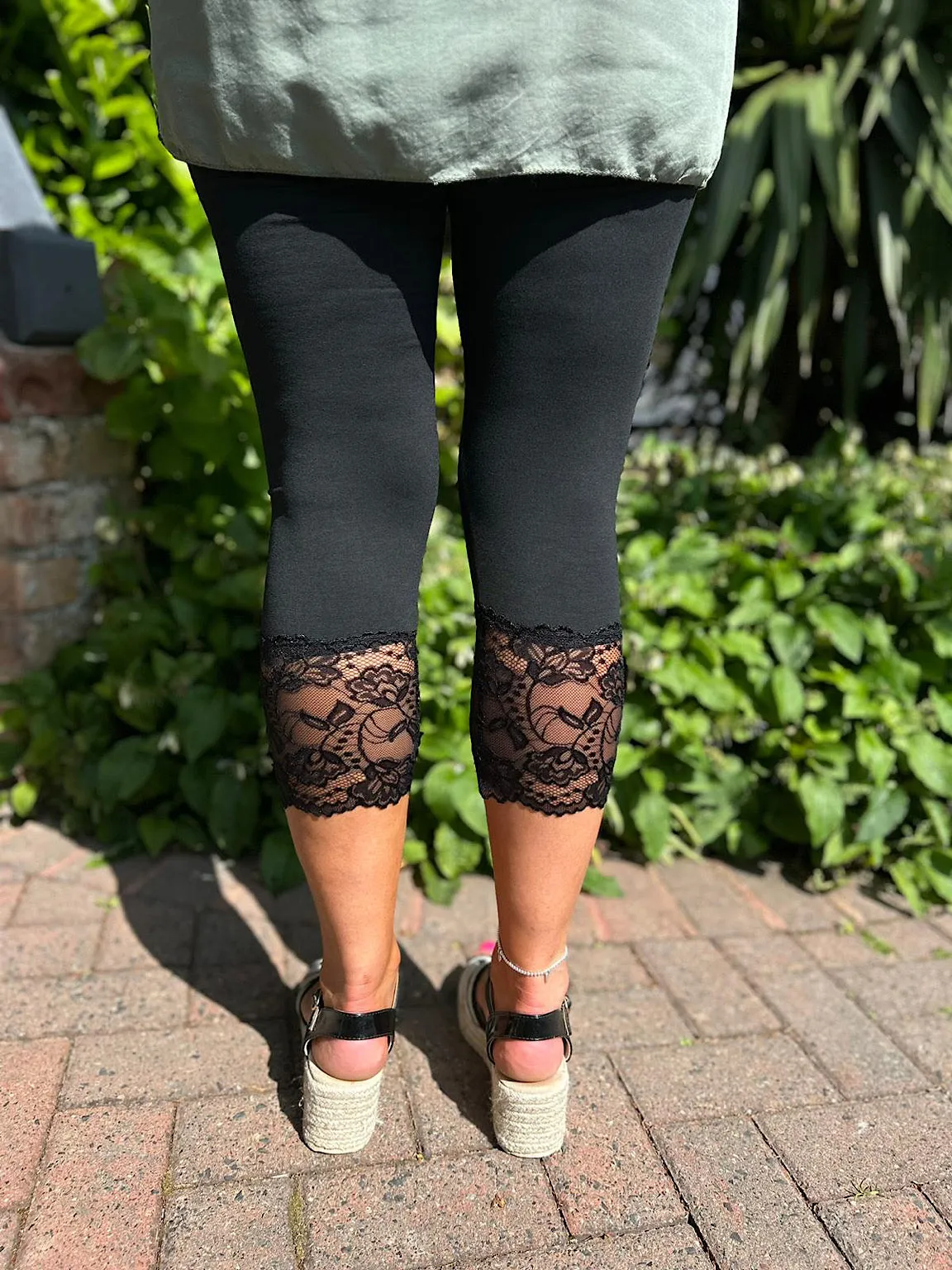 Black Lace 3/4 Leggings