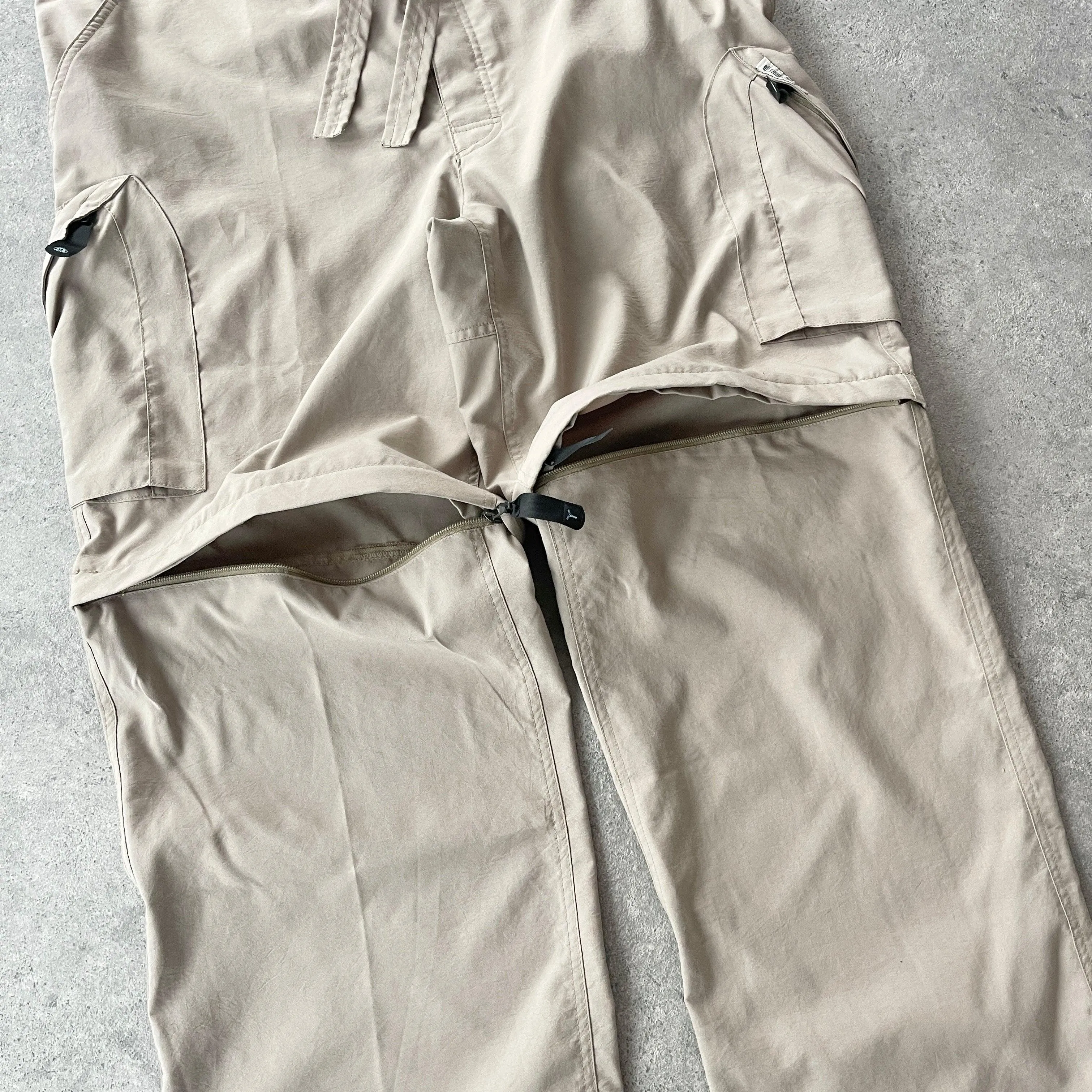 Nike ACG 2000s convertible technical cargo trousers (XL)