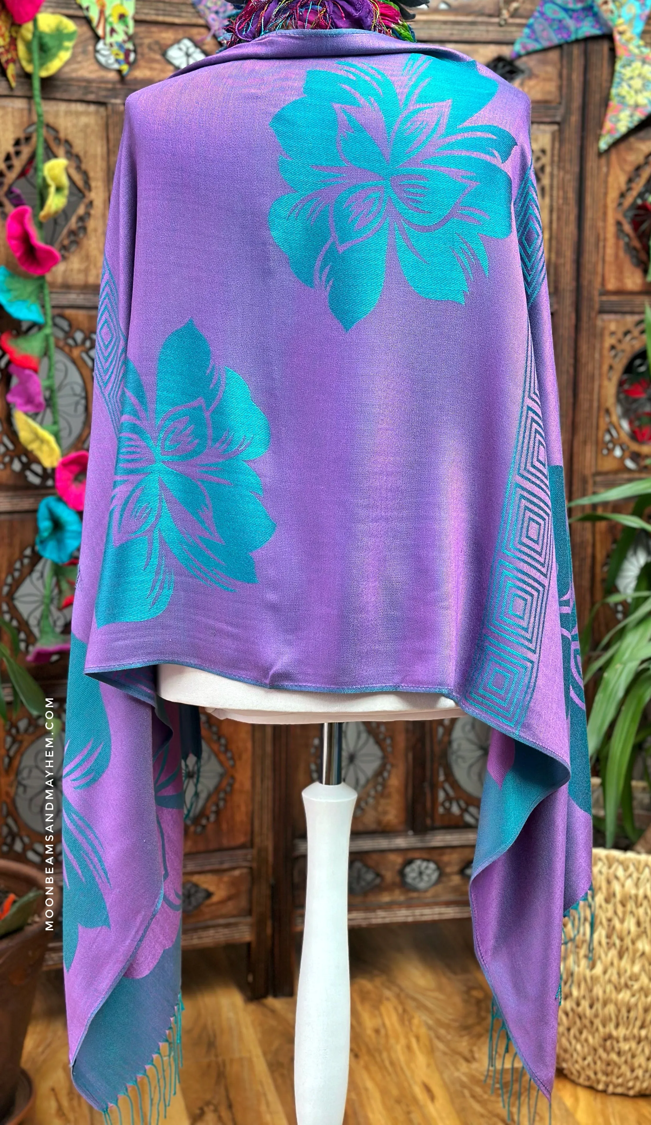 PURPLE LOTUS PASHMINA STYLE SCARF / SHAWL