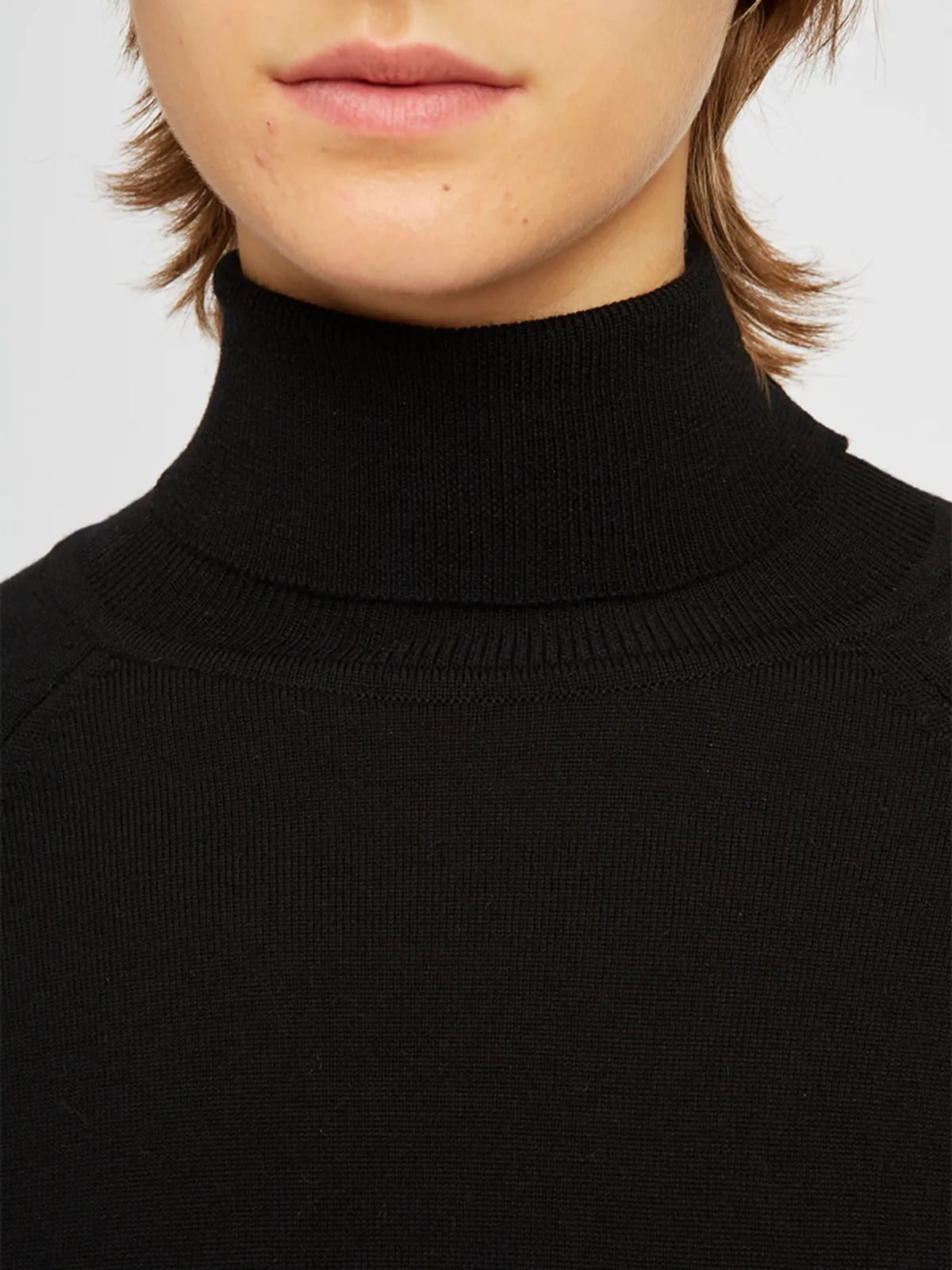 Saige Merino Wool Turtleneck - Black