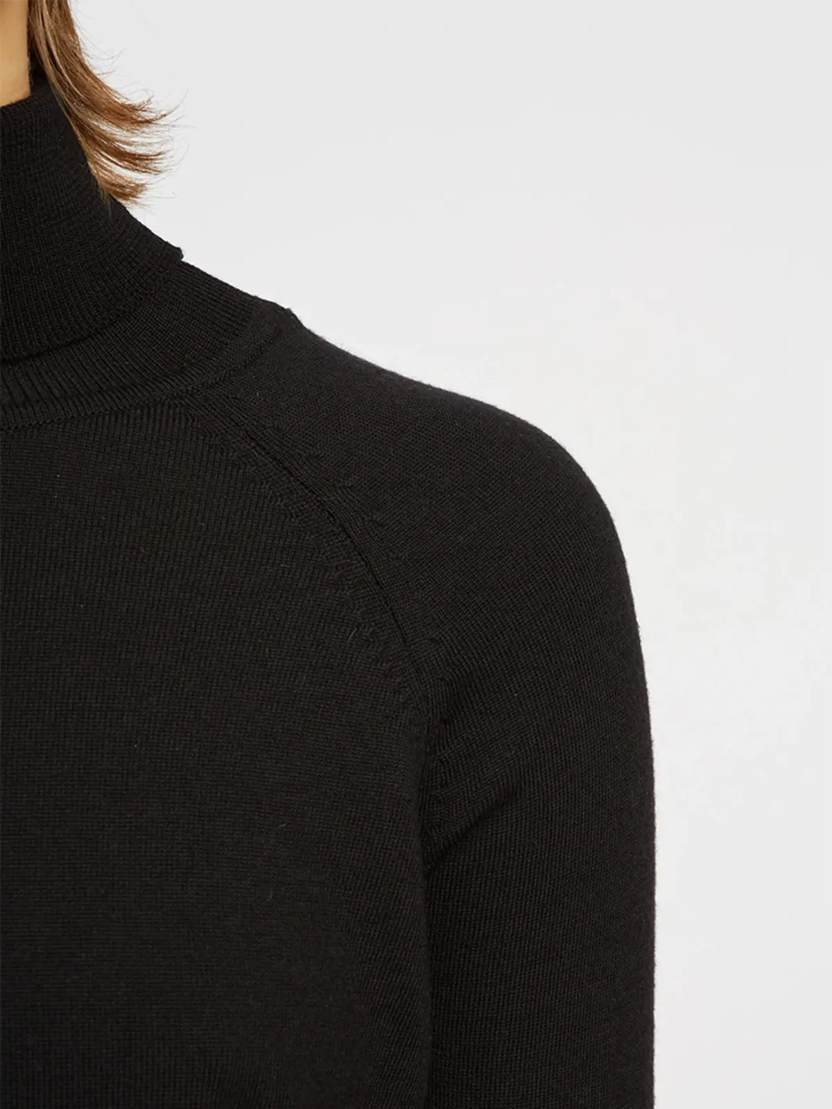 Saige Merino Wool Turtleneck - Black