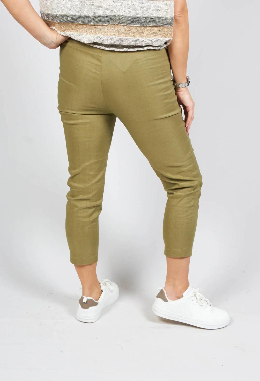 Short Leggings in Olive Green